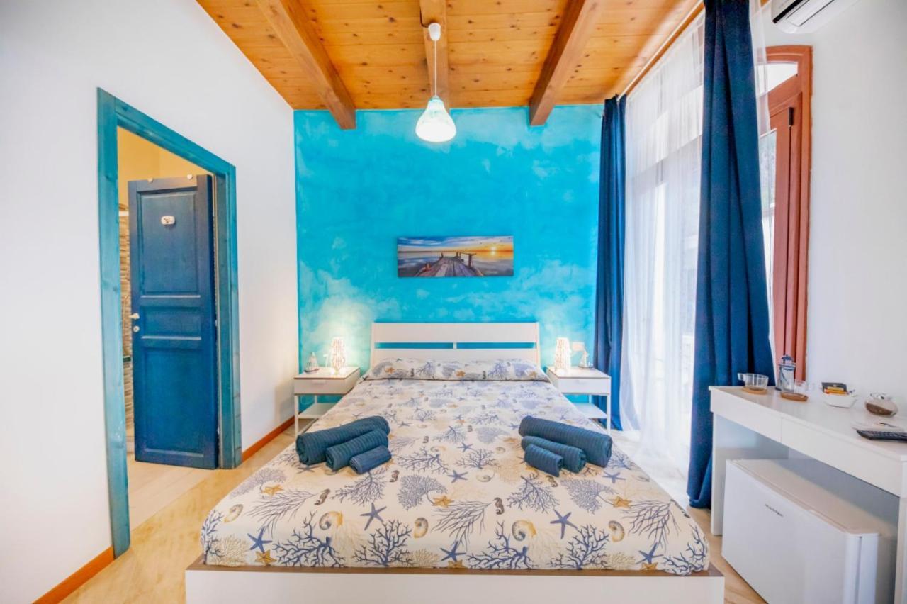 Borgo Marino Suite B&B Чефалу Екстер'єр фото