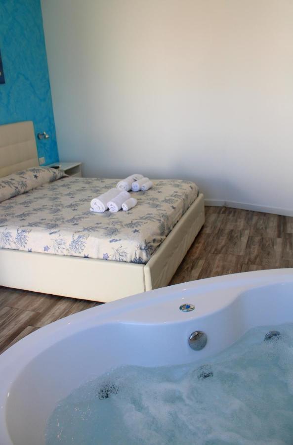 Borgo Marino Suite B&B Чефалу Екстер'єр фото